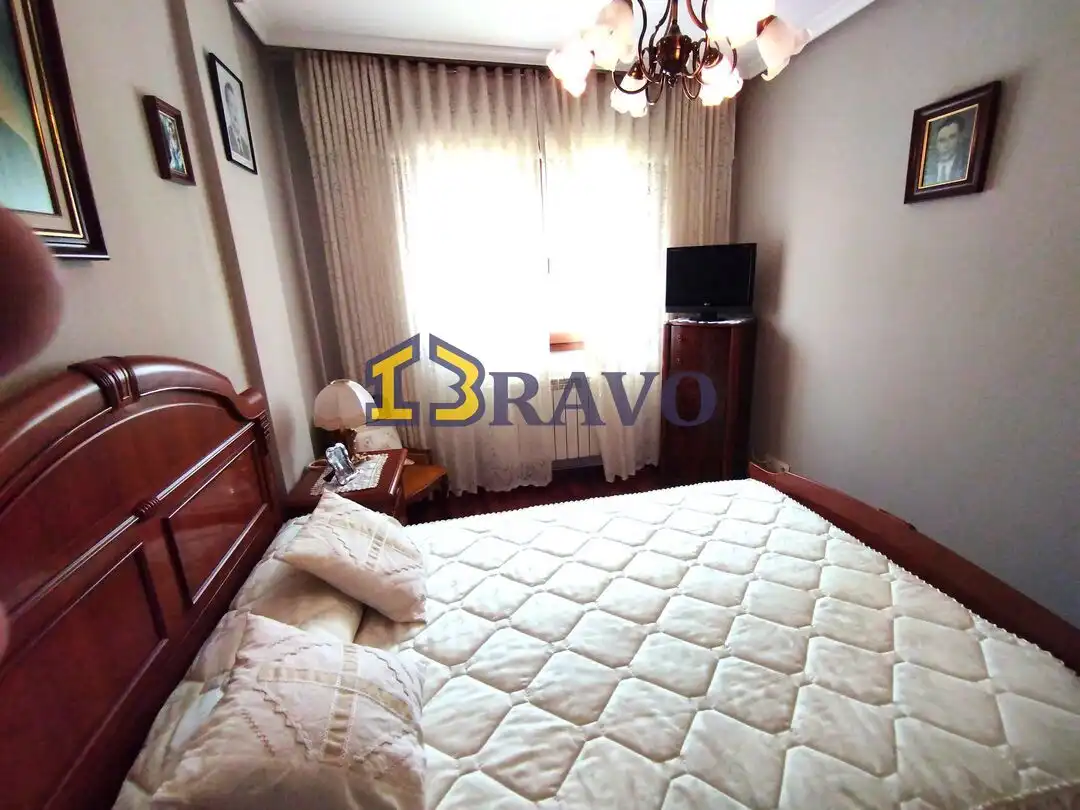 Habitación de Casa adosada en venta en Medina de Pomar con Calefacción, Jardín privado y Terraza