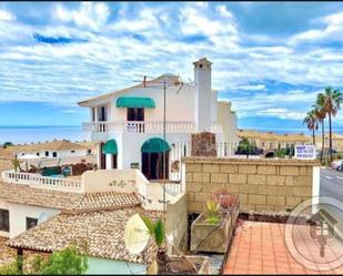 Vista exterior de Casa o xalet en venda en Arona amb Terrassa i Piscina