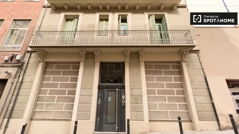 Außenansicht von Wohnung zur Miete in Barcelona mit Klimaanlage, Heizung und Möbliert