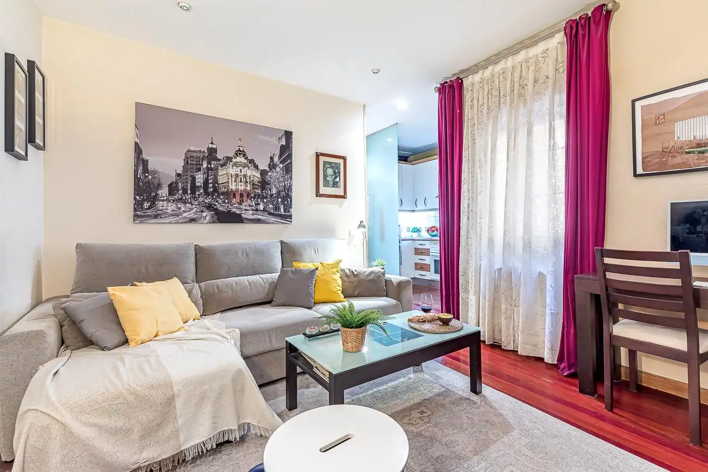 Sala de estar de Piso en venta en  Madrid Capital con Calefacción