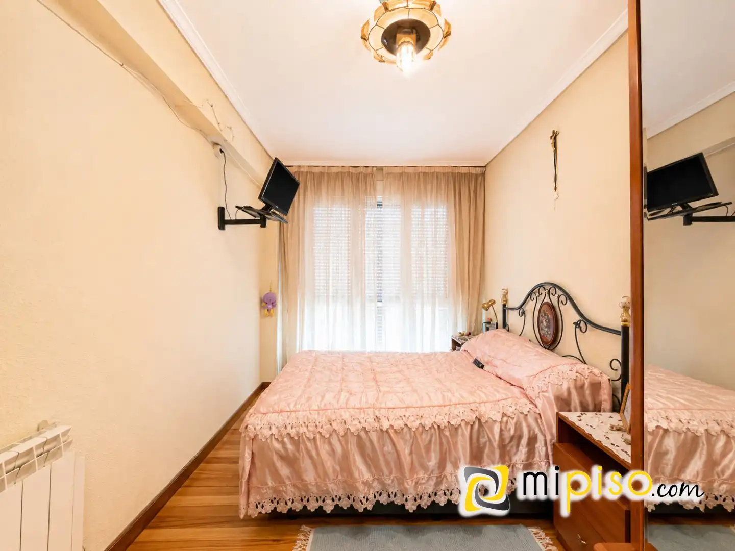 Schlafzimmer von Wohnung zum Verkauf in Laredo mit Balkon