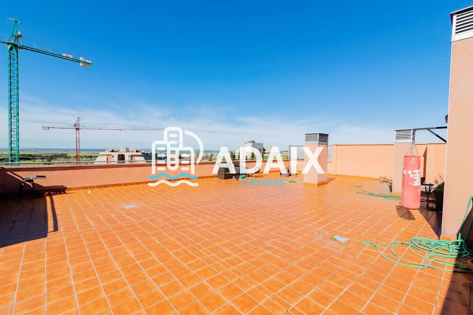 Terraza de Ático en venta en Cáceres con Aire acondicionado, Calefacción y Terraza