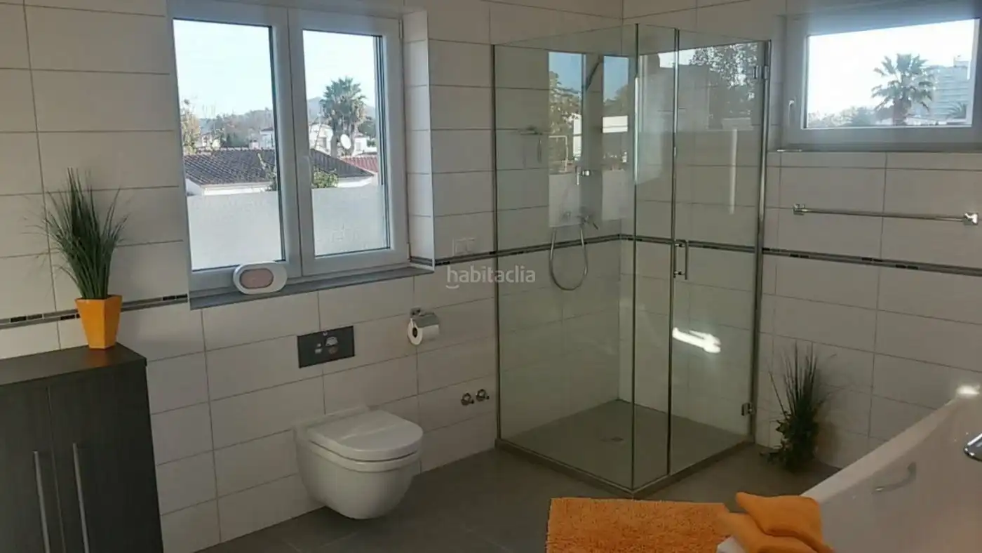 Villa con giardino in vendita a Avinguda de la República Catalana 10, imagen 6