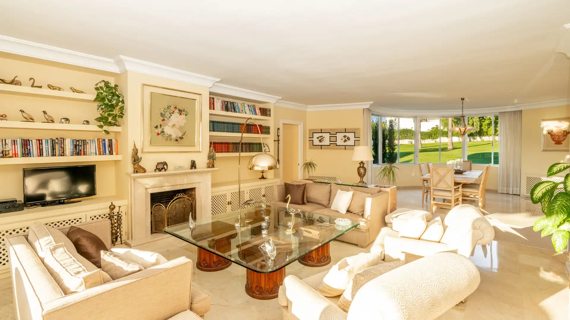 Sala de estar de Apartamento en venta en Marbella con Aire acondicionado, Terraza y Piscina