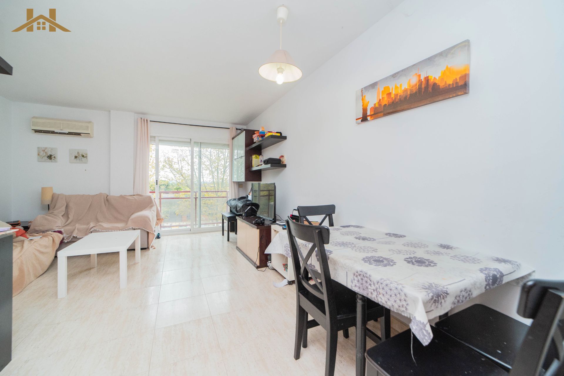 Living room of Flat for sale in Villanueva de la Cañada  with Air Conditioner, Oven and Washing machine