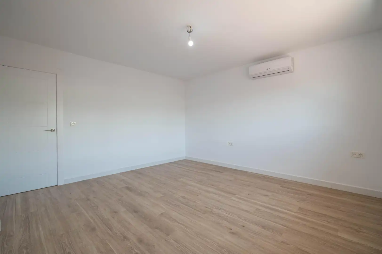 Habitación de Ático en venta en Granada con Aire acondicionado, Calefacción y Terraza