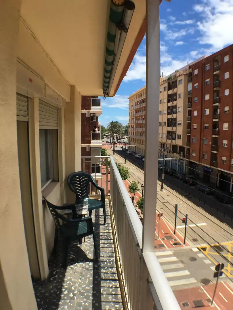 Außenansicht von Wohnung zur Miete in Valencia mit Möbliert, Ofen und Waschmaschine
