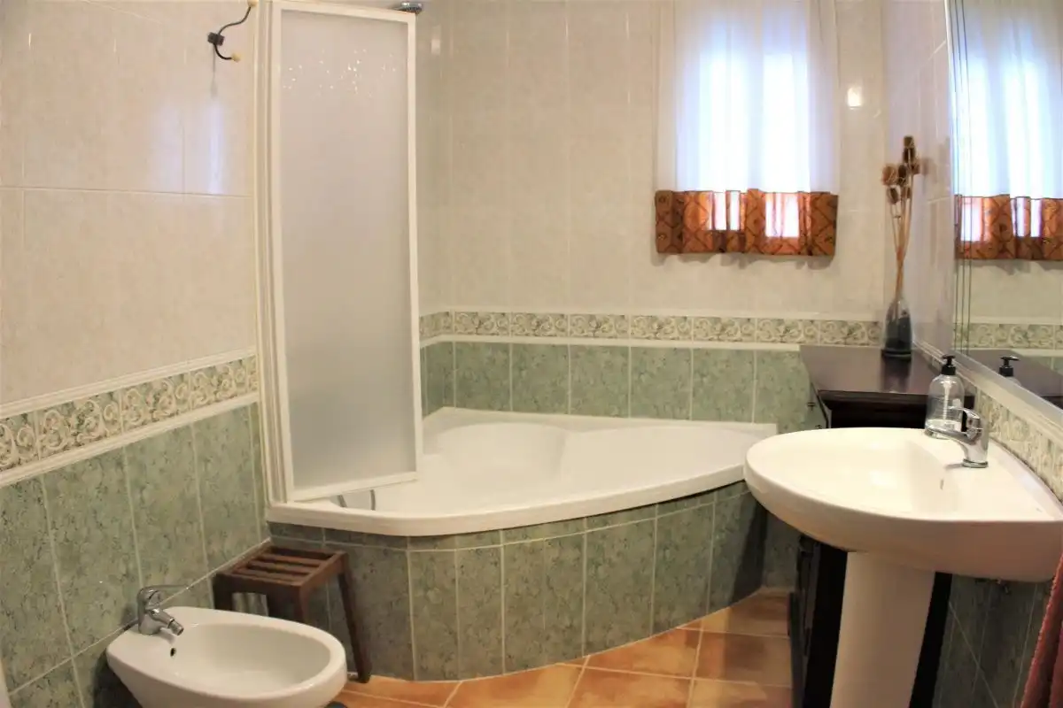 Bany de Casa o xalet de lloguer en Chiclana de la Frontera amb Jardí privat, Terrassa i Piscina