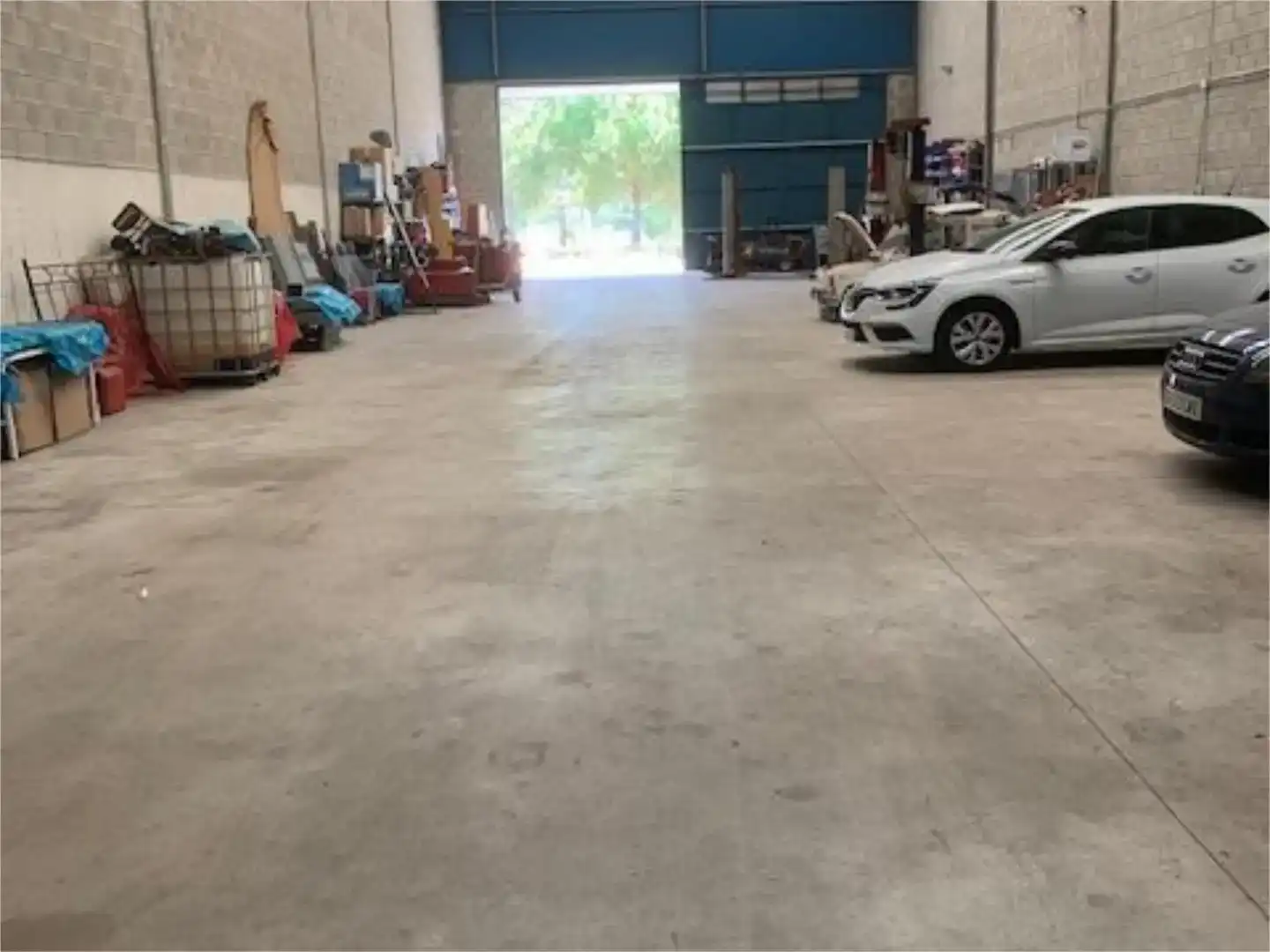 Parkplatz von Fabrikhallen zur Miete in Tortosa
