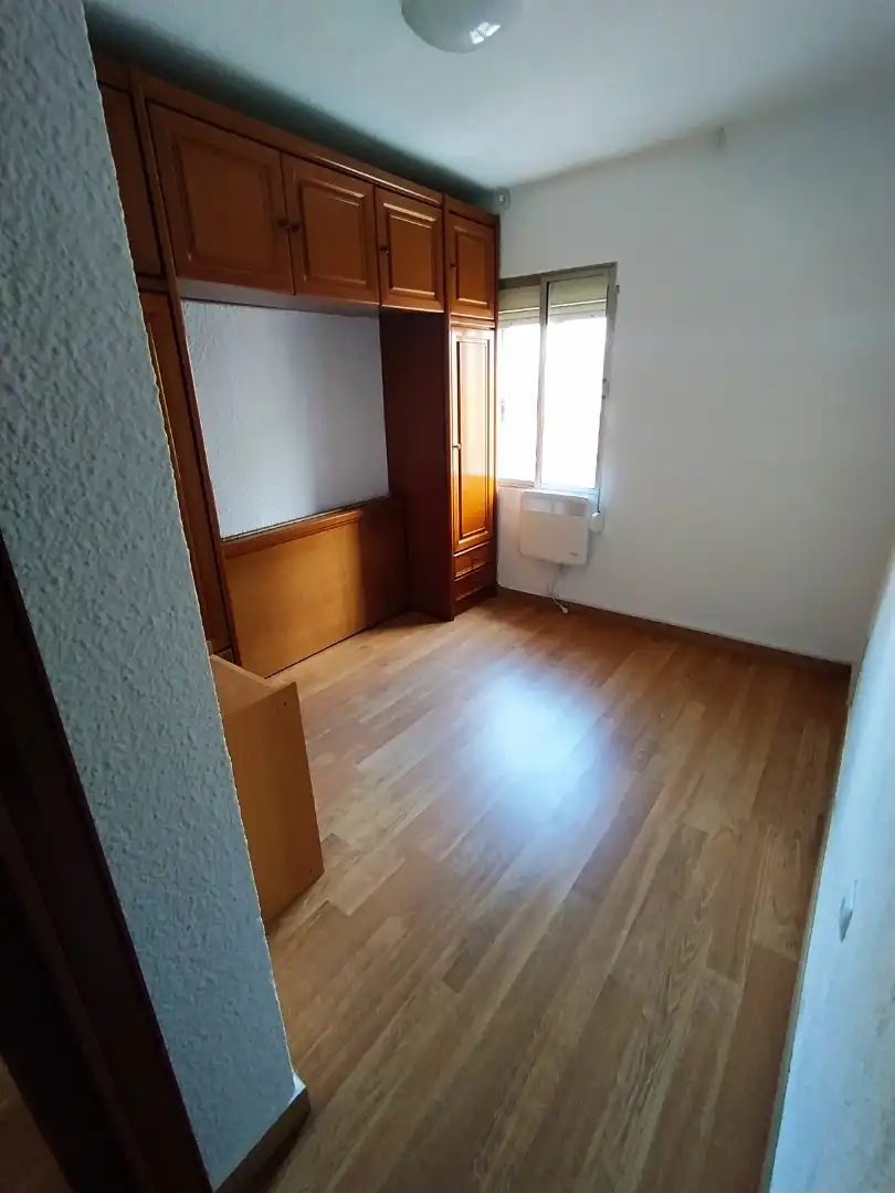 Schlafzimmer von Wohnung zum Verkauf in Zaragoza mit Klimaanlage, Heizung und Möbliert