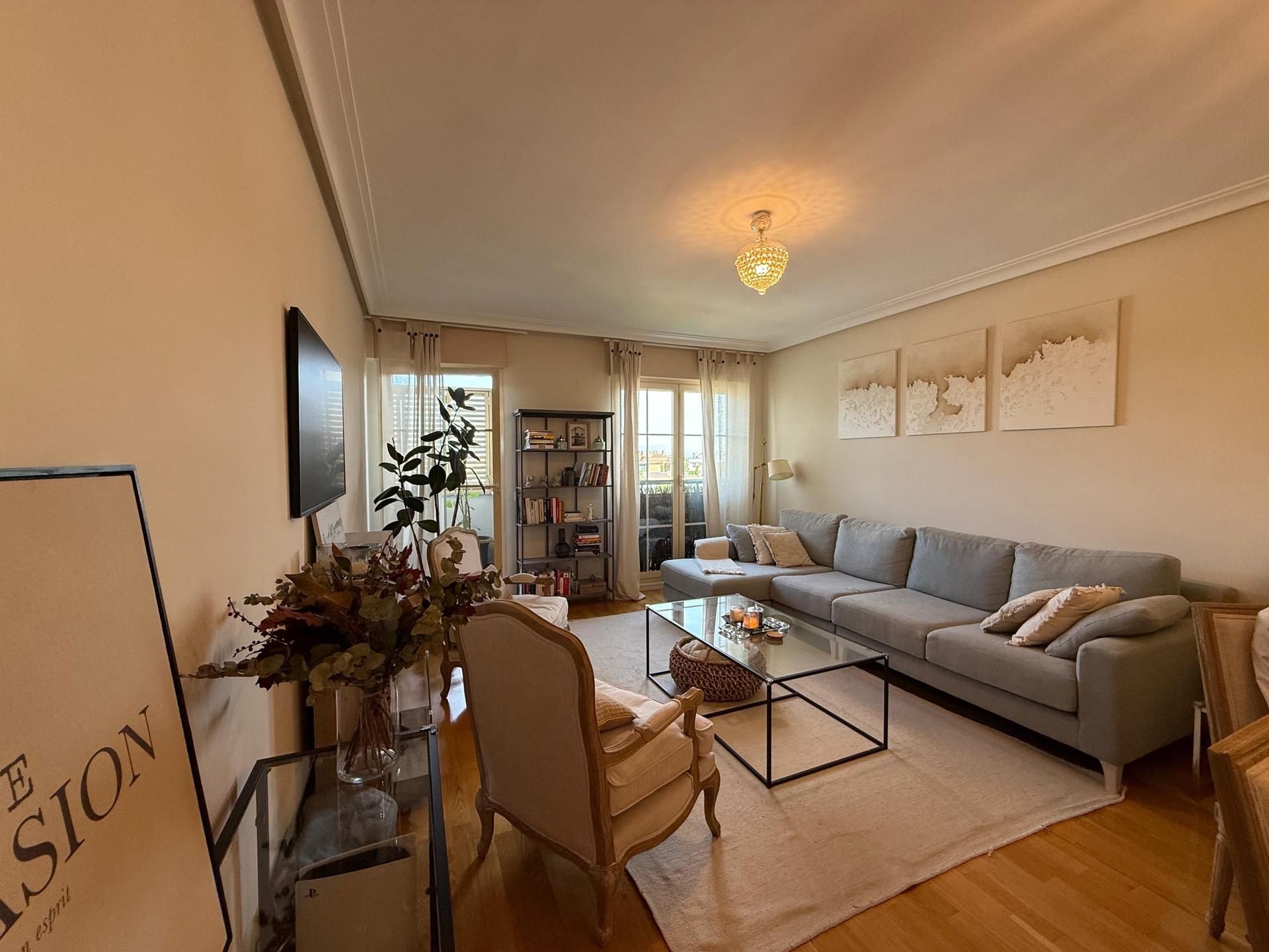 Living room of Flat for sale in  Madrid Capital  with Private garden, Terrace and Storage room