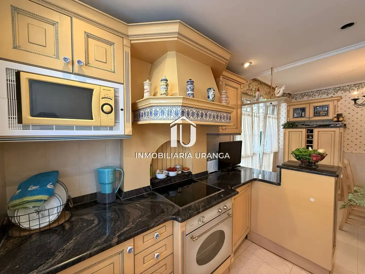 Cocina de Casa o chalet en venta en Laredo con Calefacción, Jardín privado y Terraza