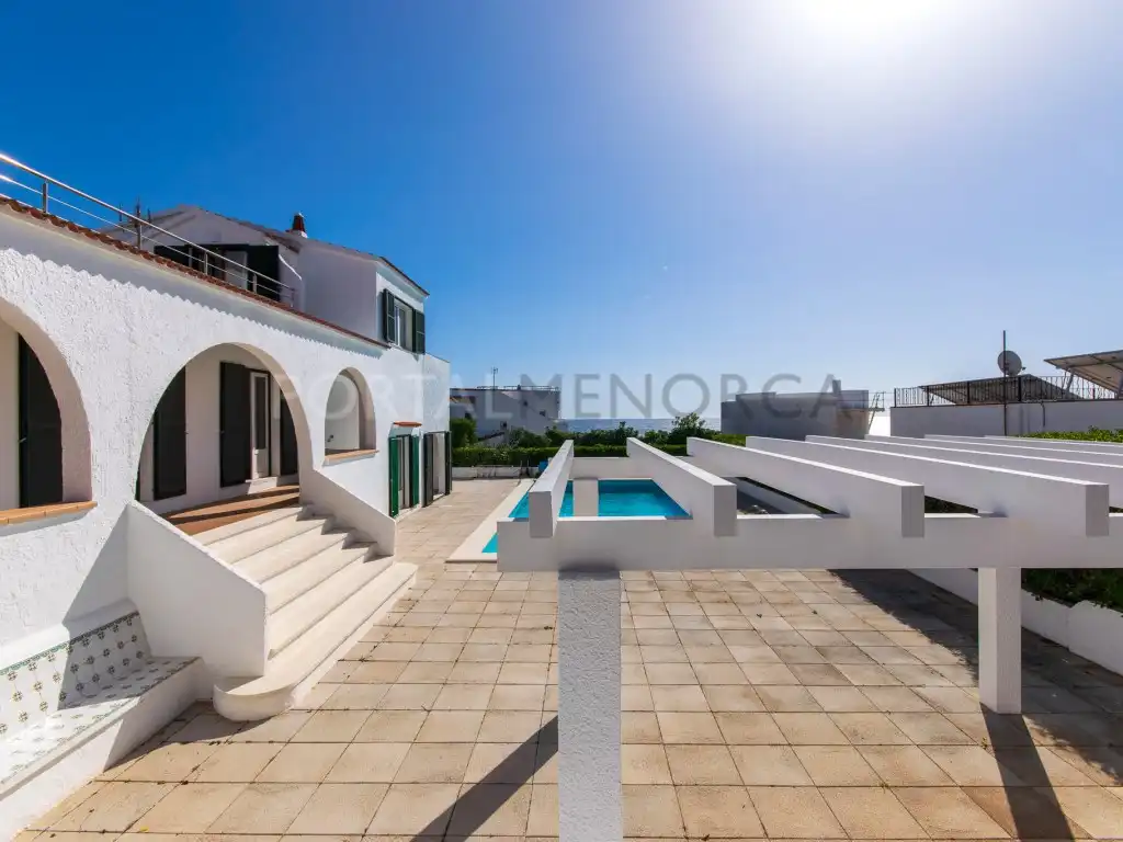 Vista exterior de Casa o xalet en venda en Sant Lluís amb Terrassa i Piscina