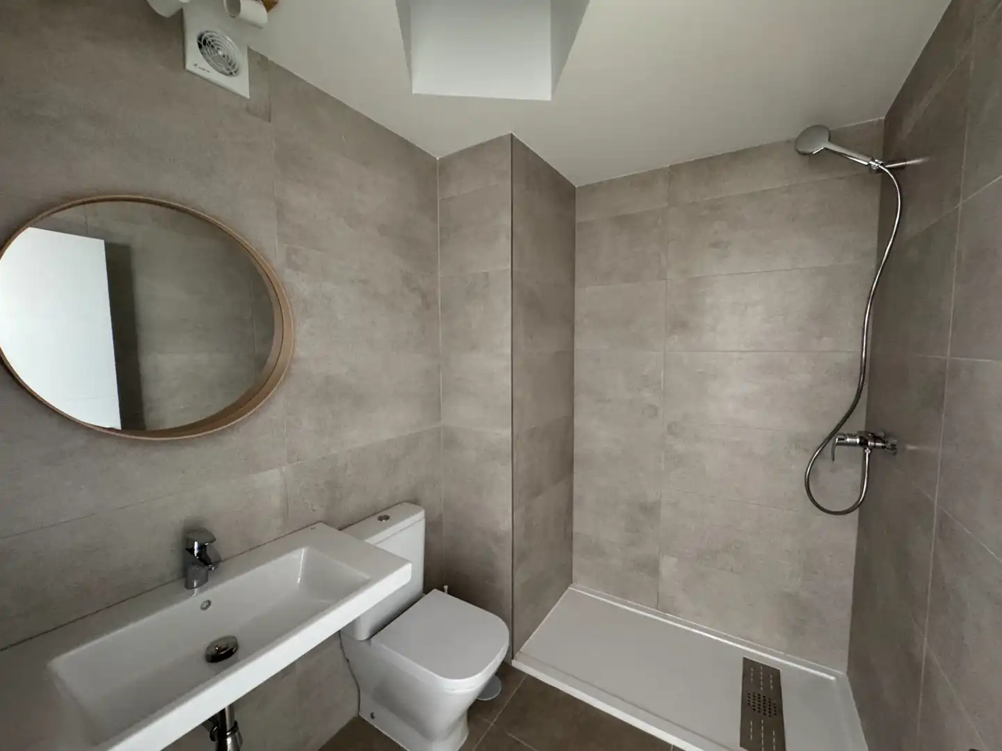 Baño de Ático en venta en Málaga con Aire acondicionado, Terraza y Amueblado
