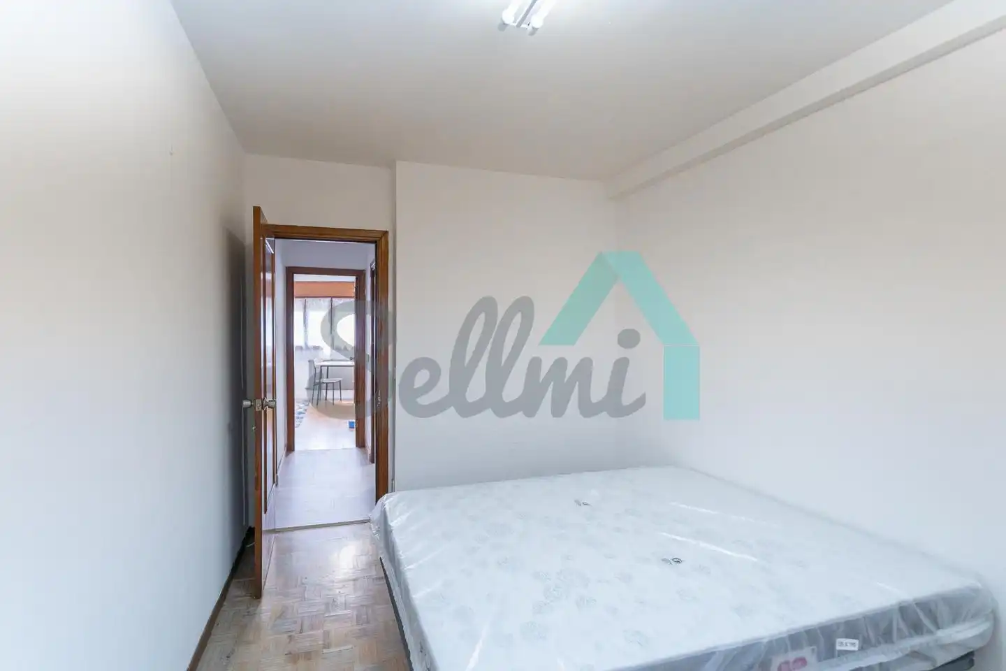 Bedroom of Flat for rent in Oviedo   with Heating, Parquet flooring and Furnished