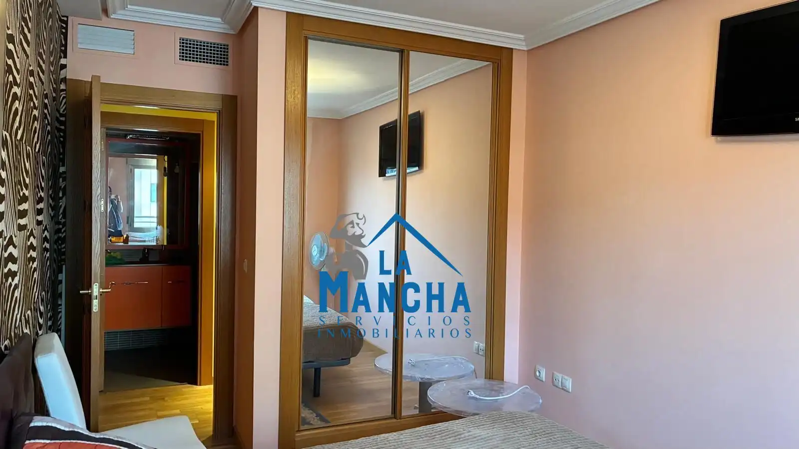 Habitación de Apartamento en venta en Albacete con Calefacción, Trastero y Amueblado