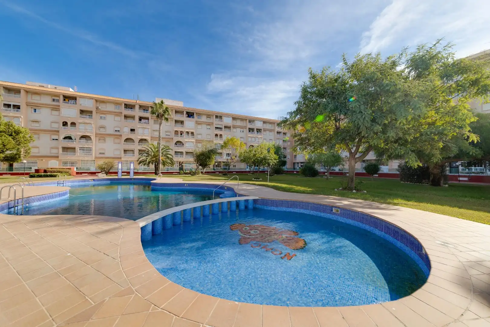 Appartement compact avec piscine à vendre à Calle SANTANDER 3