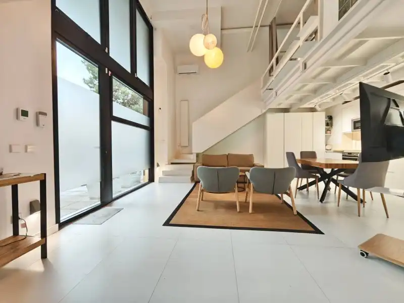 Wohnzimmer von Wohnung zur Miete in Madrid mit Klimaanlage, Heizung und Privatgarten