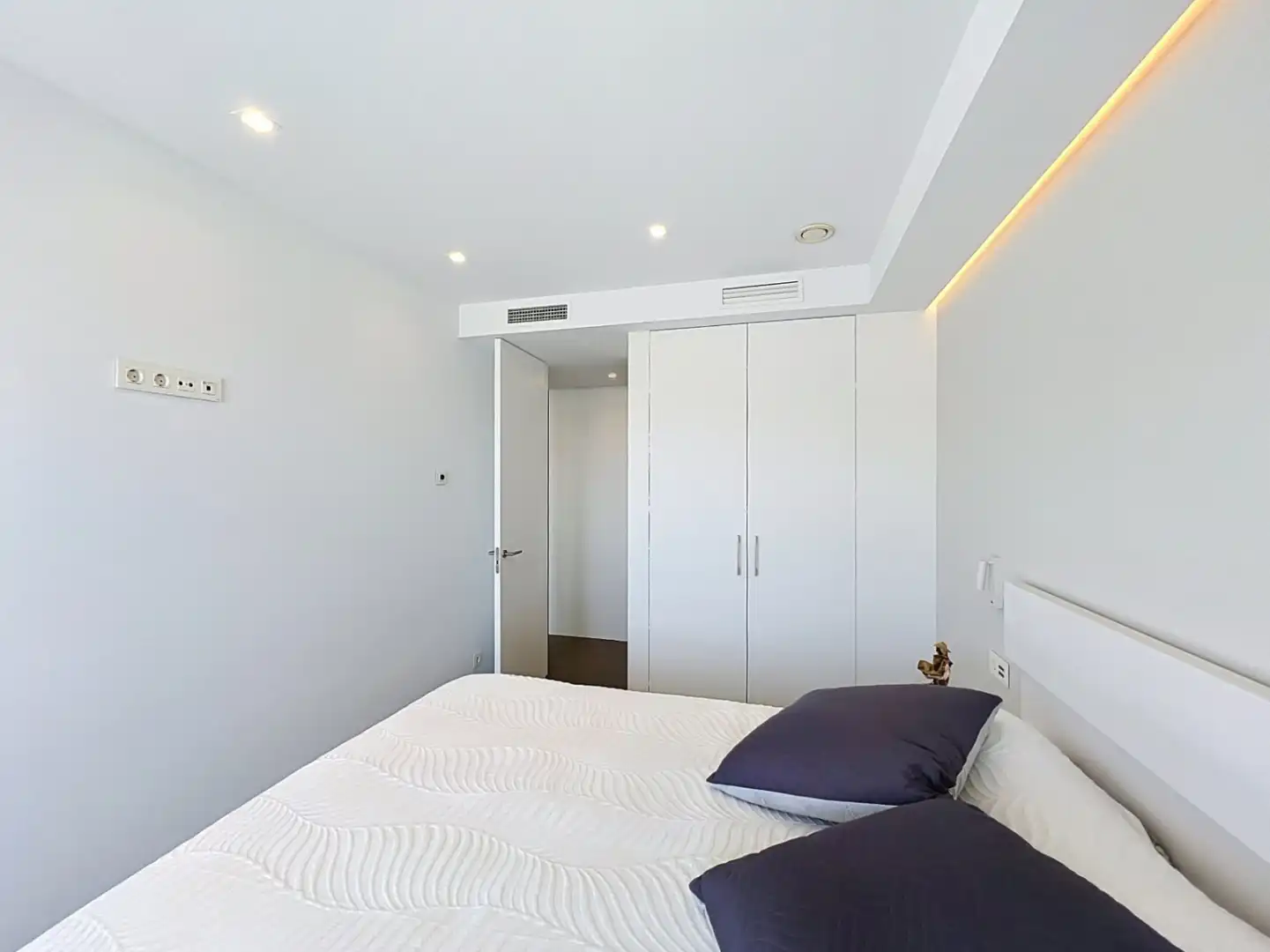 Penthouse with pool for sale in Cumbre del Sol, imagen 29