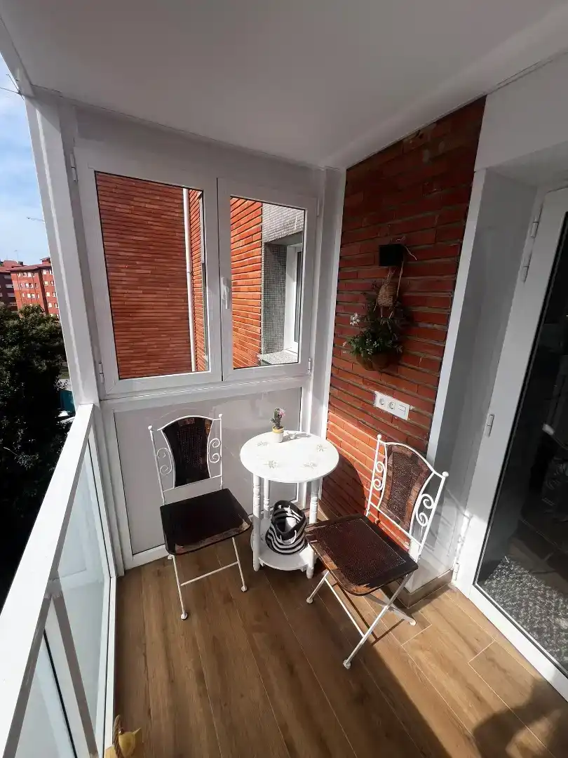 Terrasse von Wohnung zur Miete in Gijón 