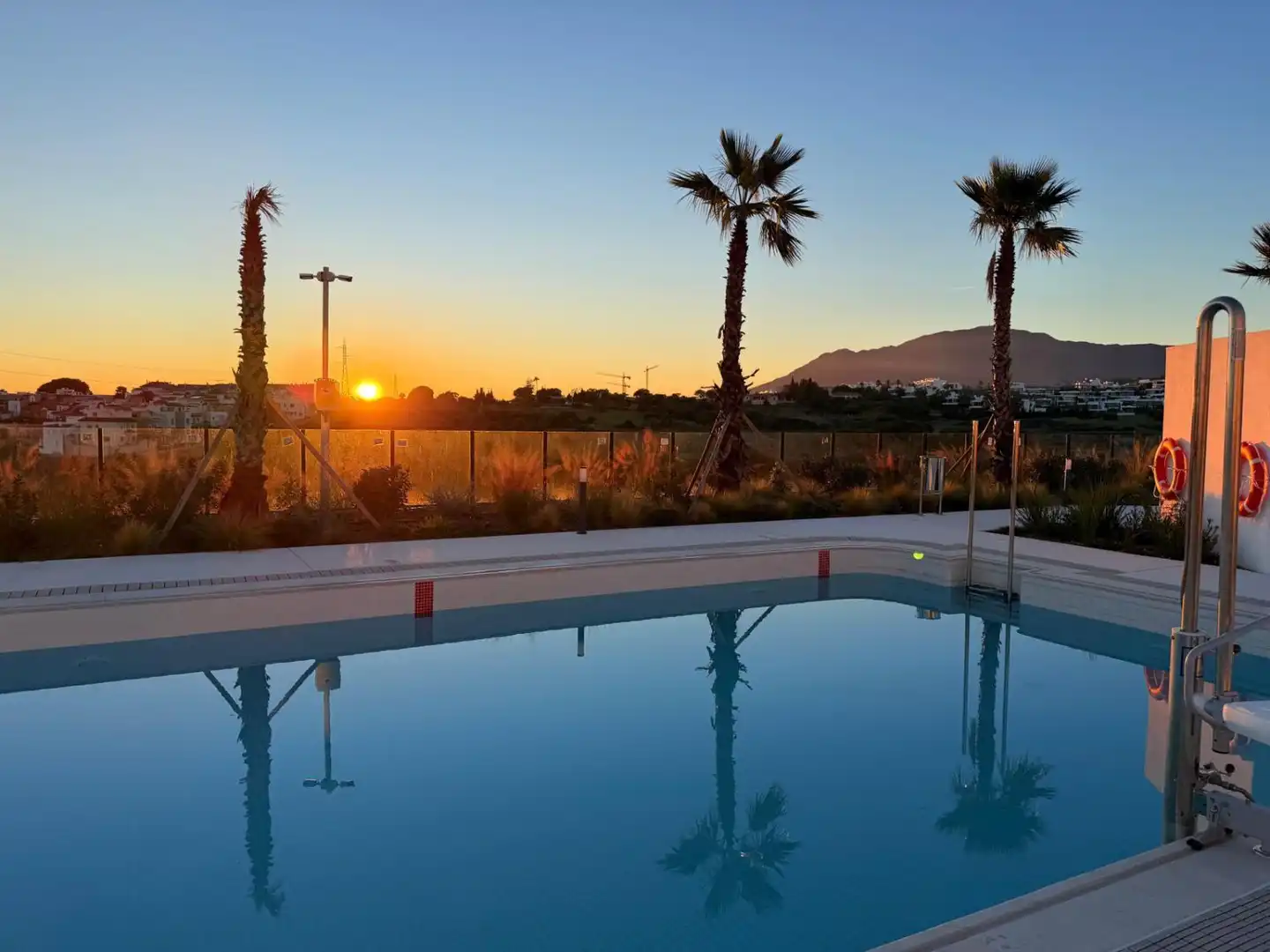 Swimming pool of Flat for sale in Estepona  with Air Conditioner, Heating and Terrace