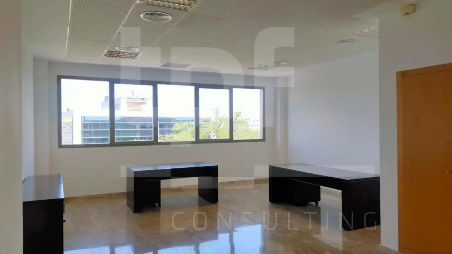 Oficina amb ascensor de lloguer a De Narcís Monturiol, imagen 2