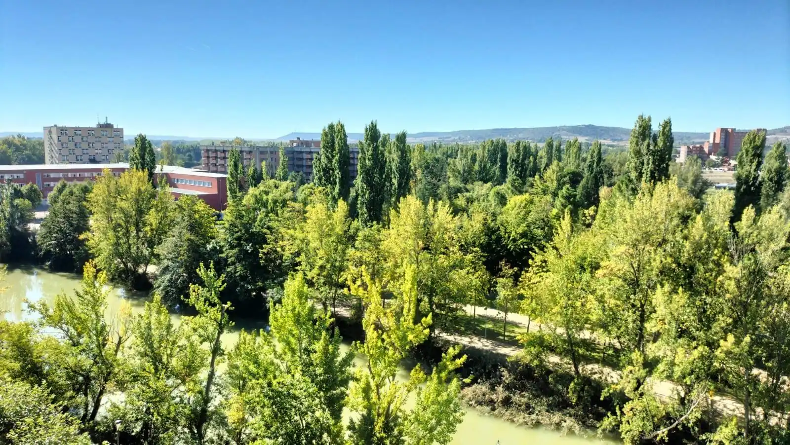 Außenansicht von Wohnung zum Verkauf in Palencia mit Heizung, Terrasse und Möbliert