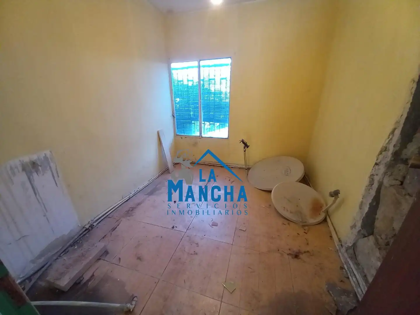 Dormitori de Finca rústica en venda en Albacete amb Jardí privat, Terrassa i Traster