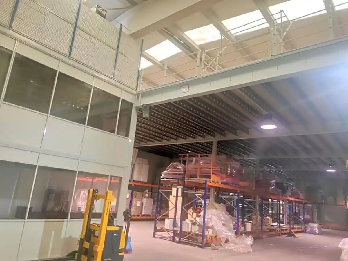 Nau industrial de lloguer a Los Corrales de Buelna