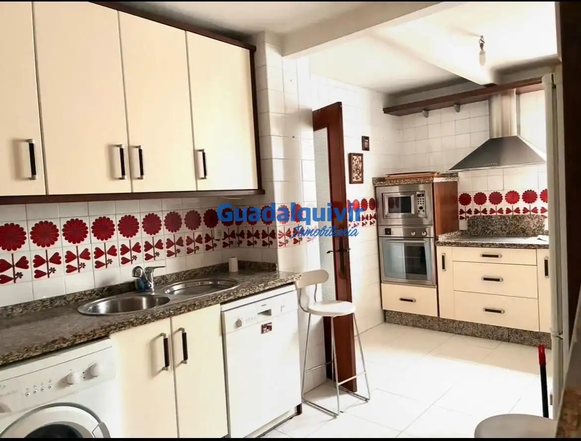 Cocina de Piso en venta en Sevilla con Aire acondicionado y Balcón