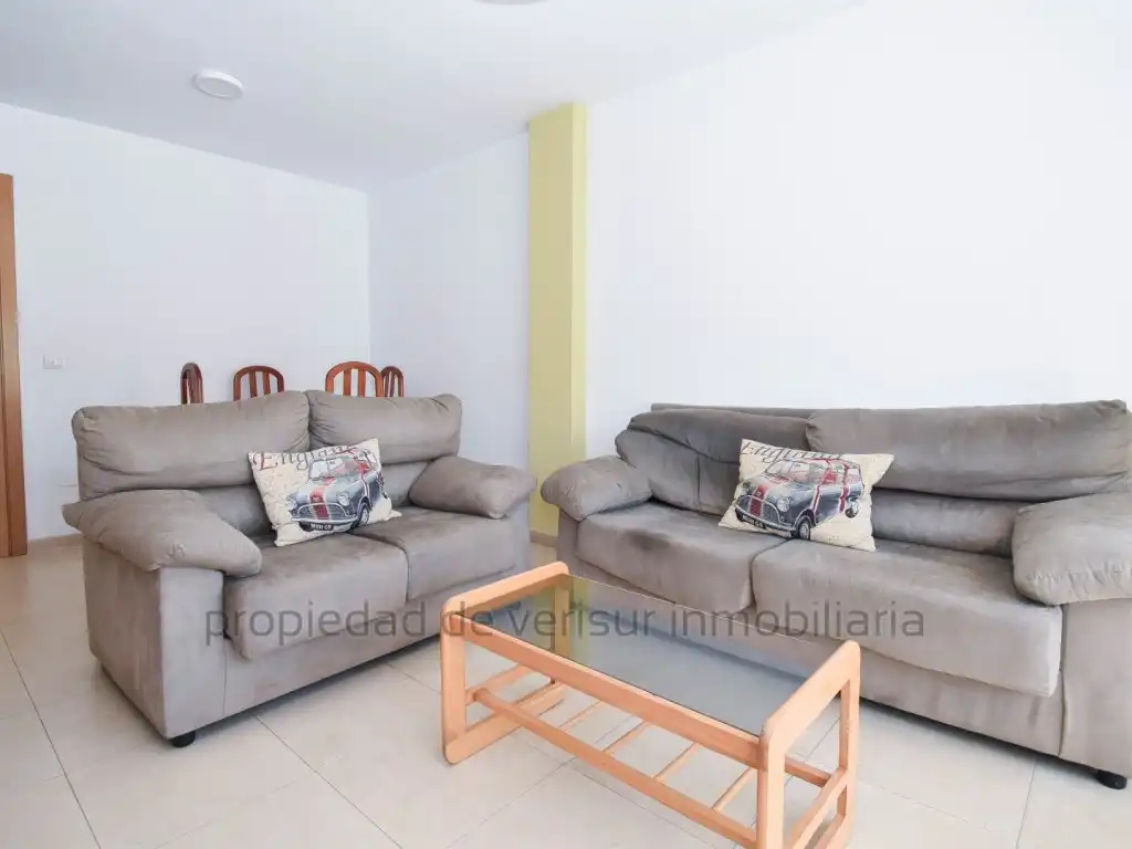 Sala d'estar de Apartament de lloguer en Águilas amb Terrassa, Piscina i Moblat