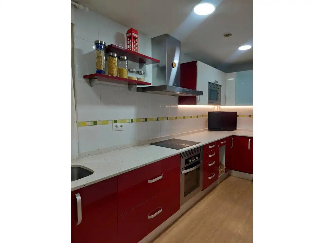 Cuina de Apartament en venda en Cedillo del Condado amb Calefacció i Traster
