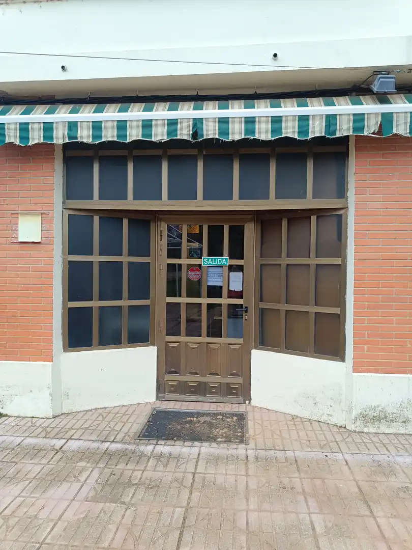 Local en venda en Herrera de Pisuerga amb Moblat