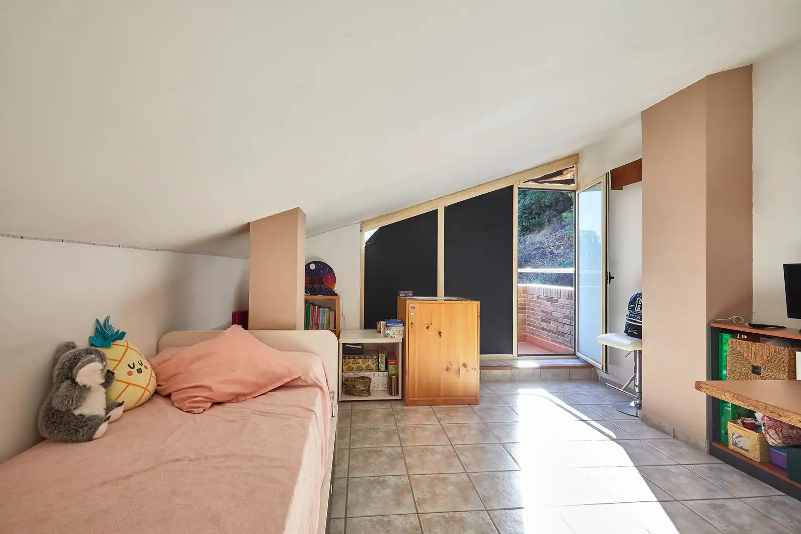 Dormitori de Casa adosada en venda en Torrelles de Llobregat amb Calefacció, Jardí privat i Terrassa
