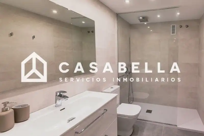 Baño de Piso en venta en Valencia con Aire acondicionado, Calefacción y Terraza