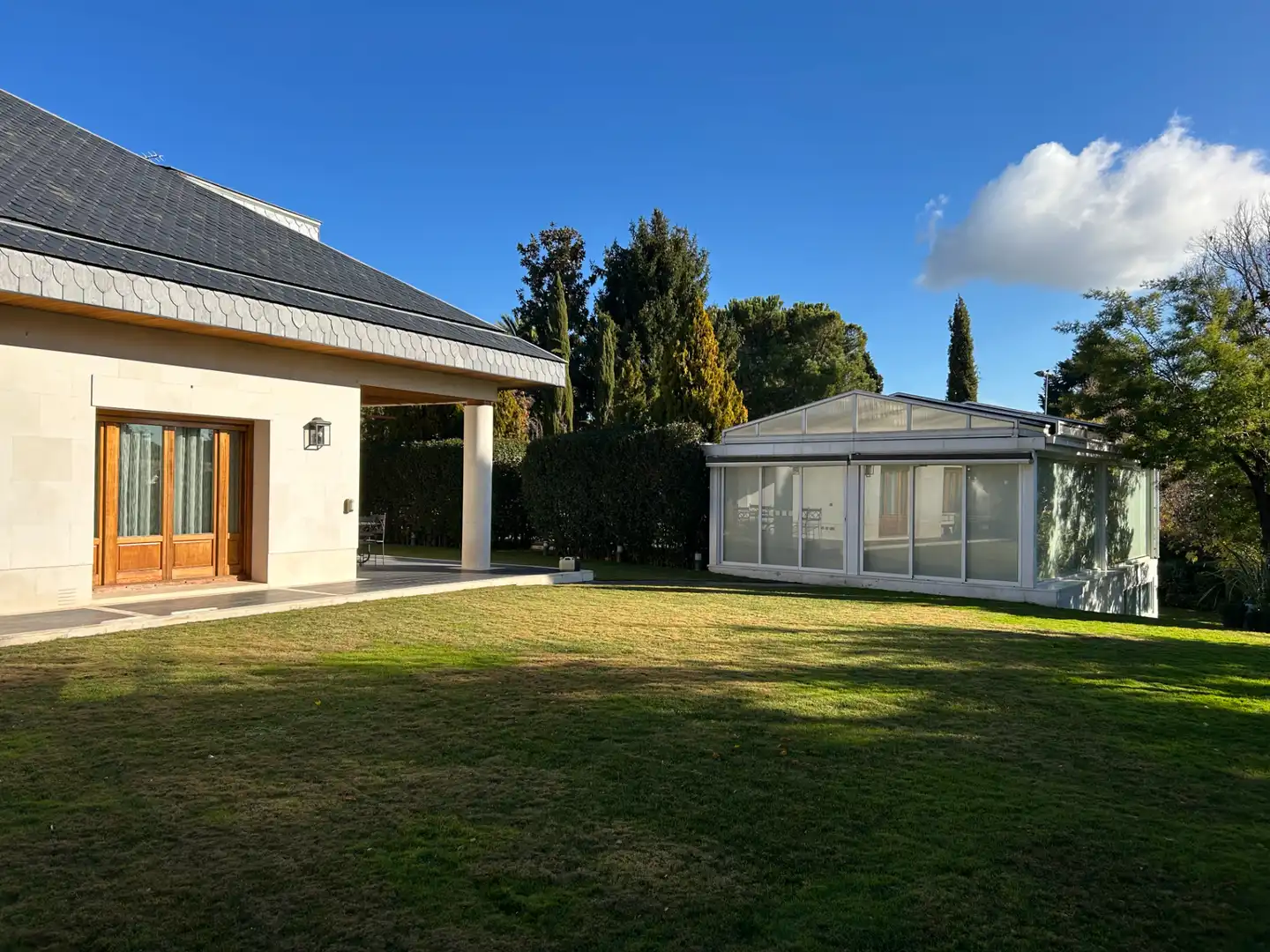 Vista exterior de Casa o chalet en venta en Madrid con Aire acondicionado, Calefacción y Jardín privado