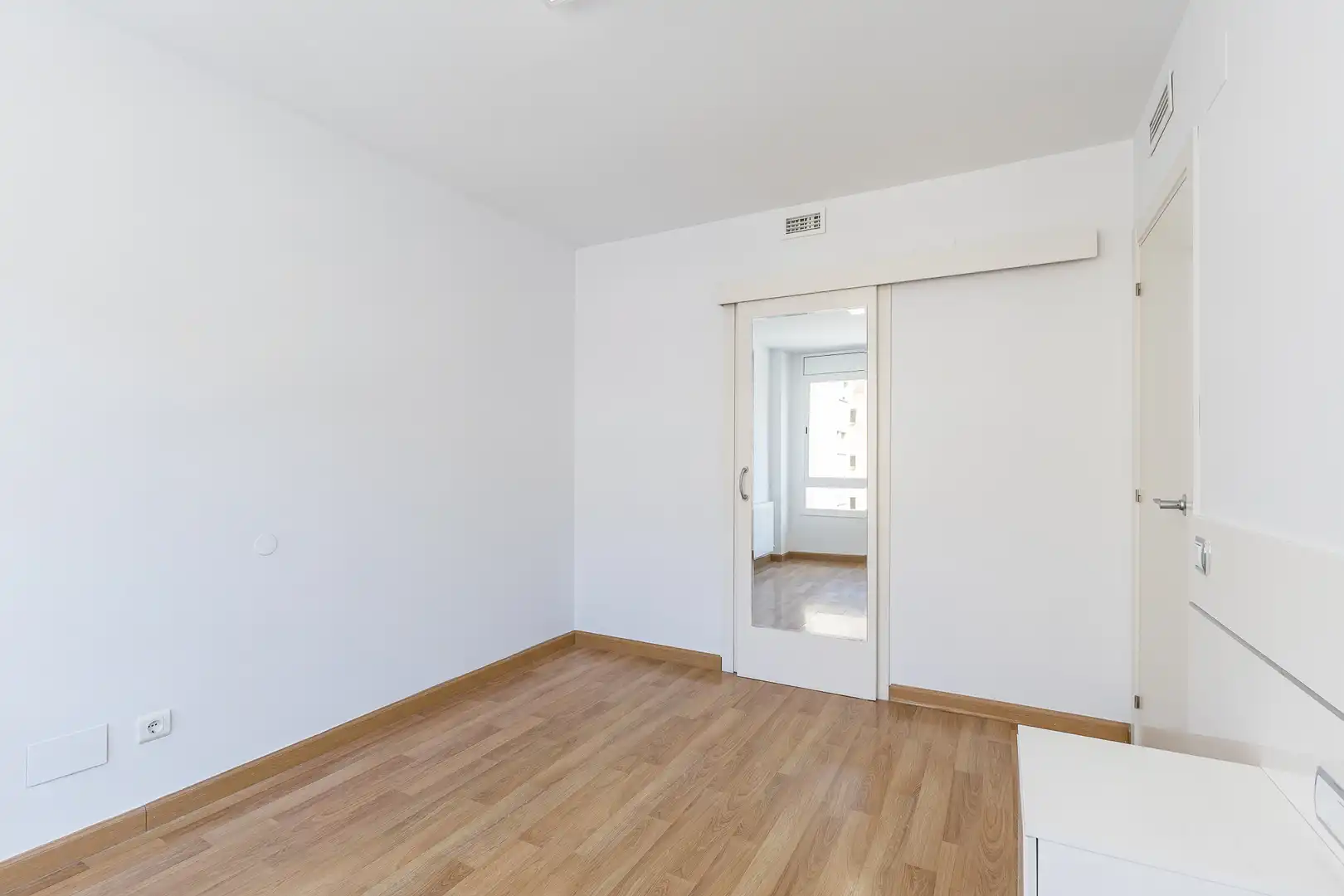 Habitación de Piso en venta en Molins de Rei con Aire acondicionado, Calefacción y Parquet