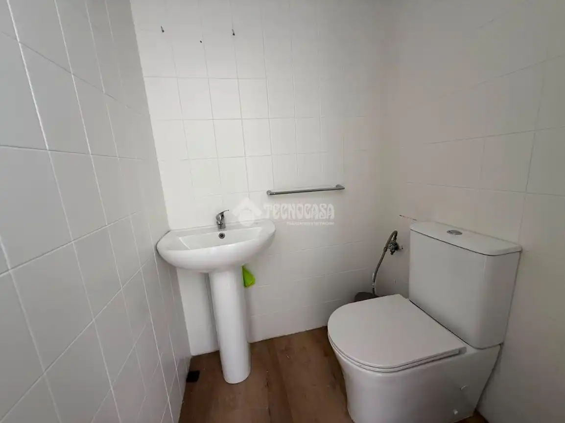 Bany de Local en venda en Benalmádena amb Aire condicionat, Parquet i Alarma