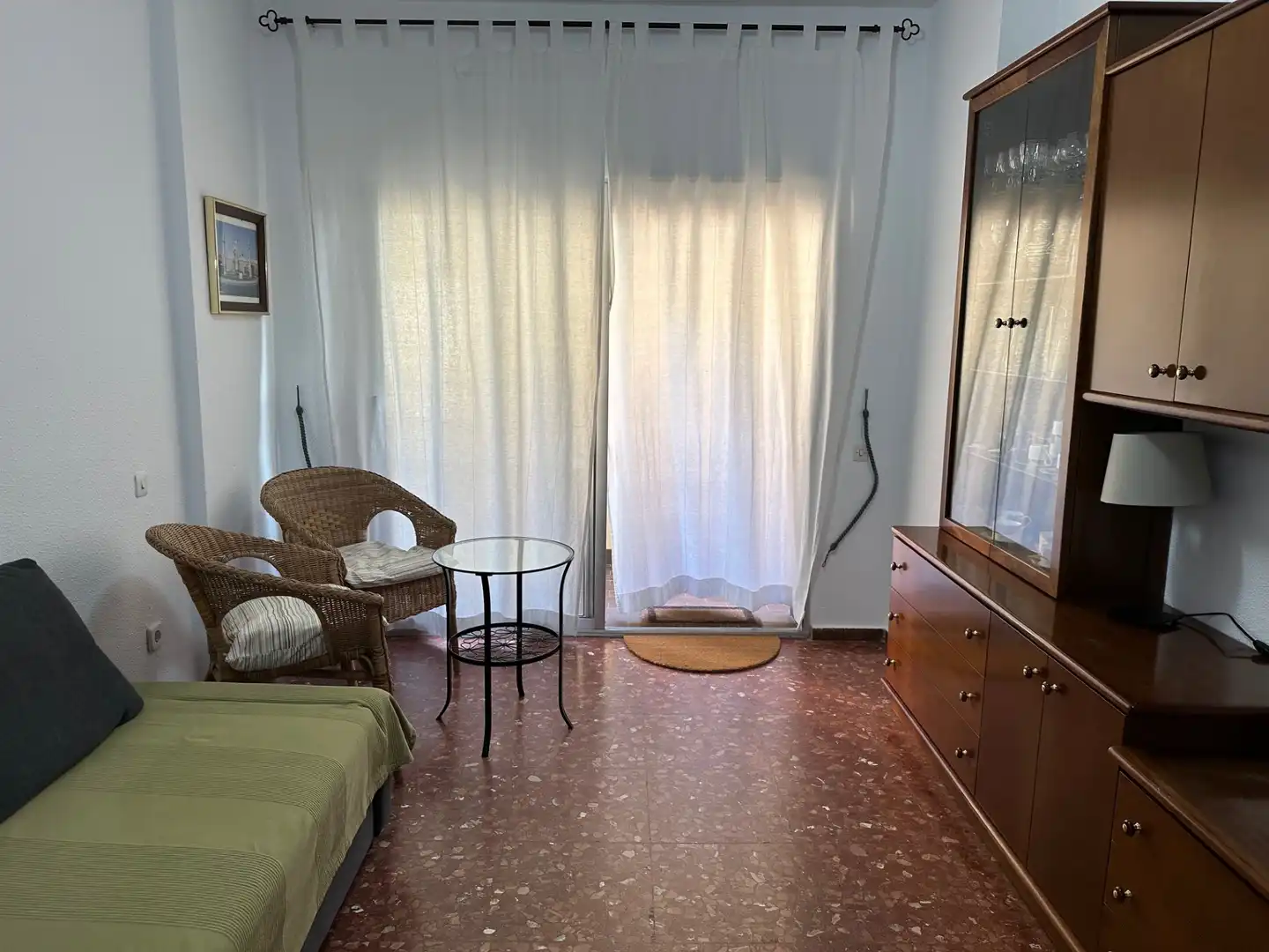 Dormitori de Apartament de lloguer en Cádiz amb Calefacció, Terrassa i Moblat
