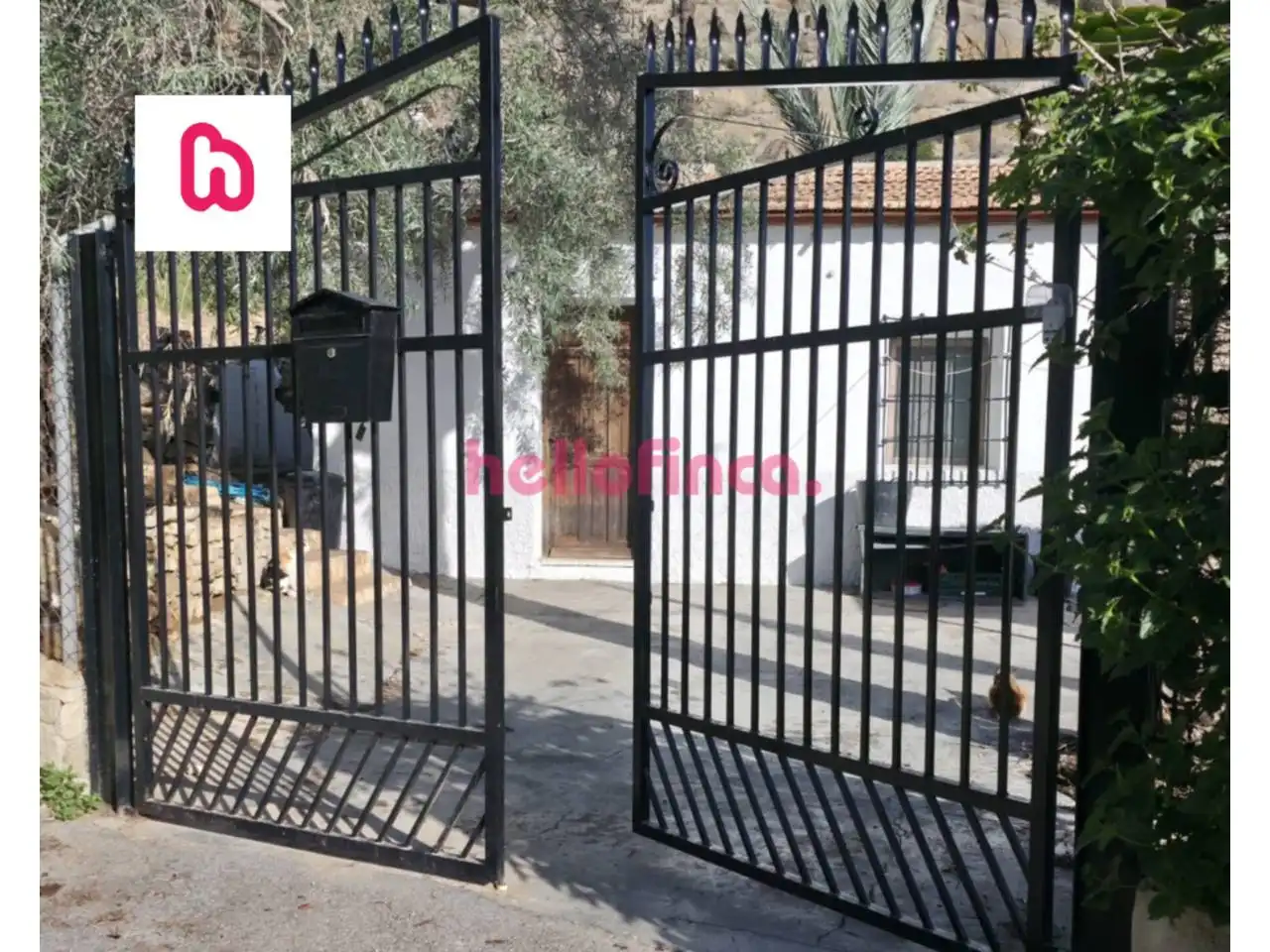 Vista exterior de Finca rústica en venda en Orihuela amb Aire condicionat, Calefacció i Jardí privat