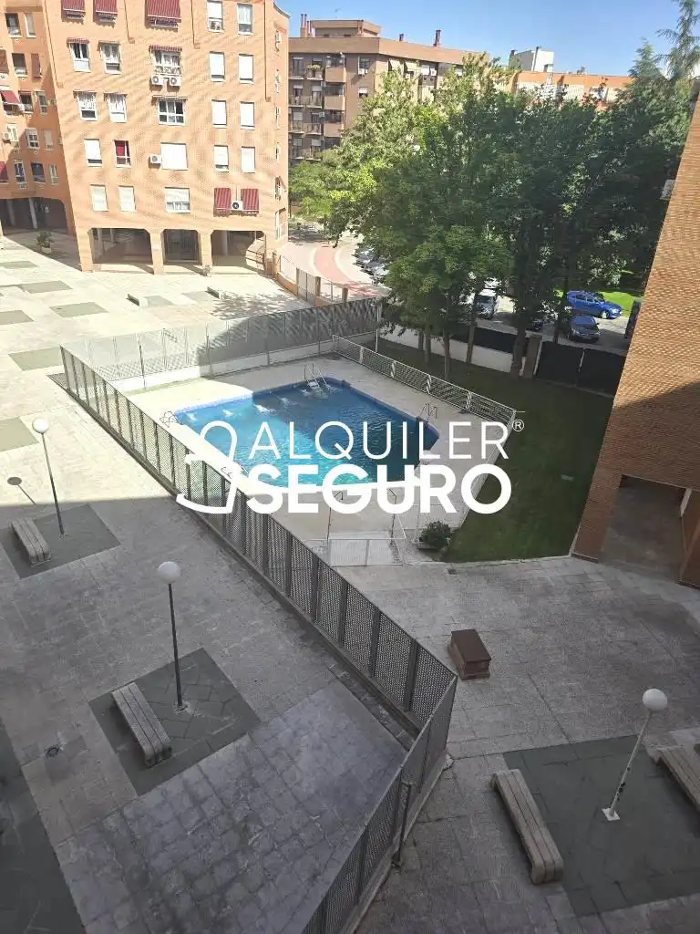 Schwimmbecken von Wohnung zur Miete in Torrejón de Ardoz mit Klimaanlage, Heizung und Schwimmbad