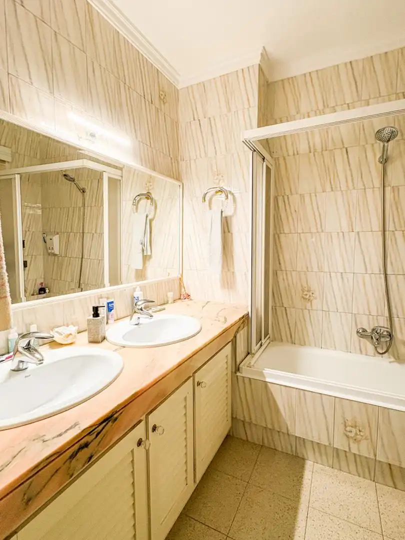 Baño de Casa adosada en venta en Castellar del Vallès con Aire acondicionado, Calefacción y Terraza