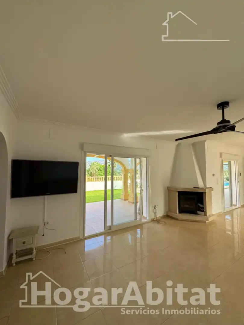 Sala de estar de Casa o chalet en venta en Beniarbeig con Aire acondicionado, Jardín privado y Terraza