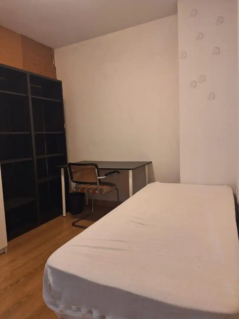 Habitación de Piso de alquiler en Murcia con Aire acondicionado y Amueblado