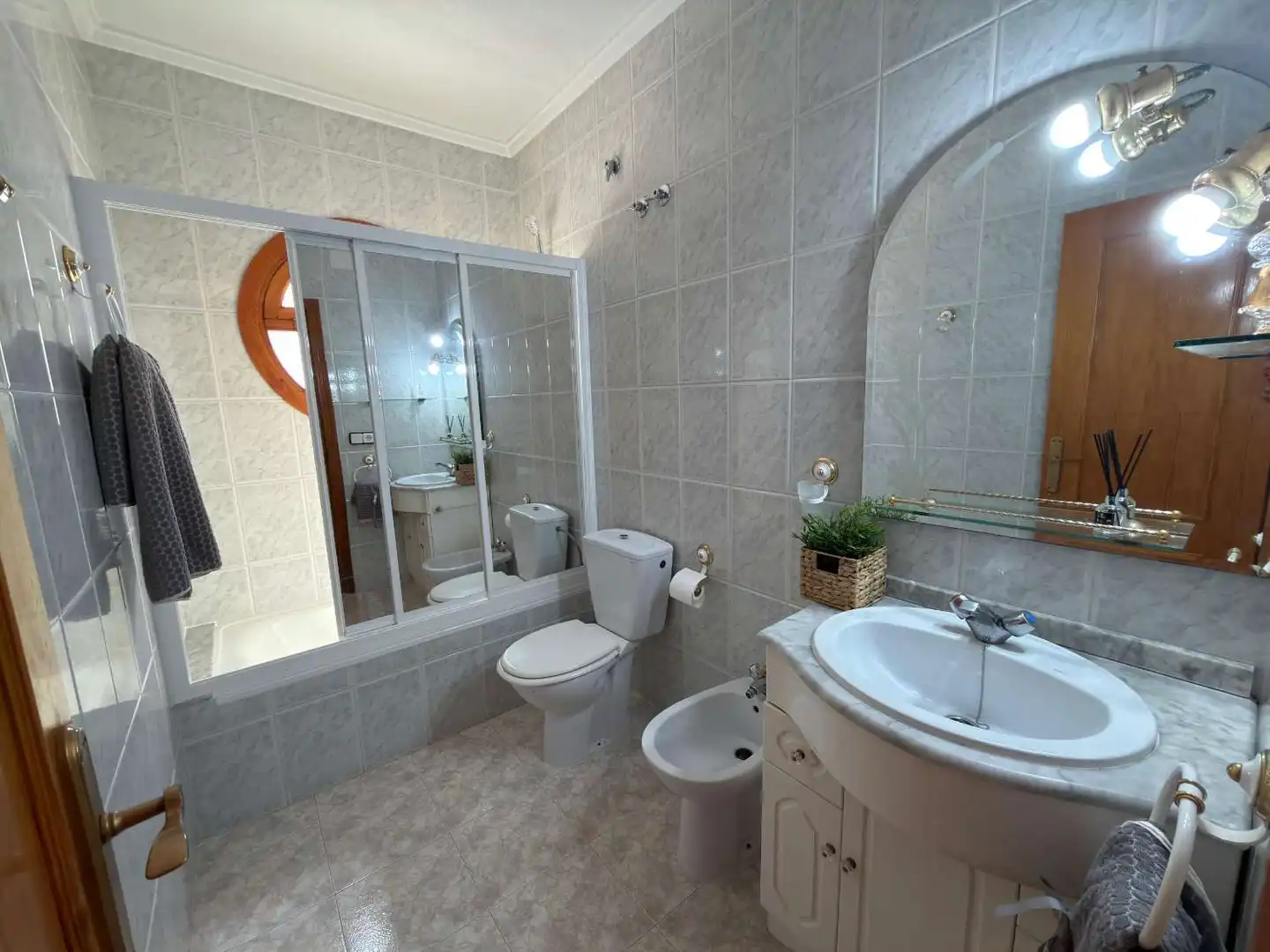 Bany de Casa o xalet en venda en Torrevieja amb Traster, Piscina i Moblat