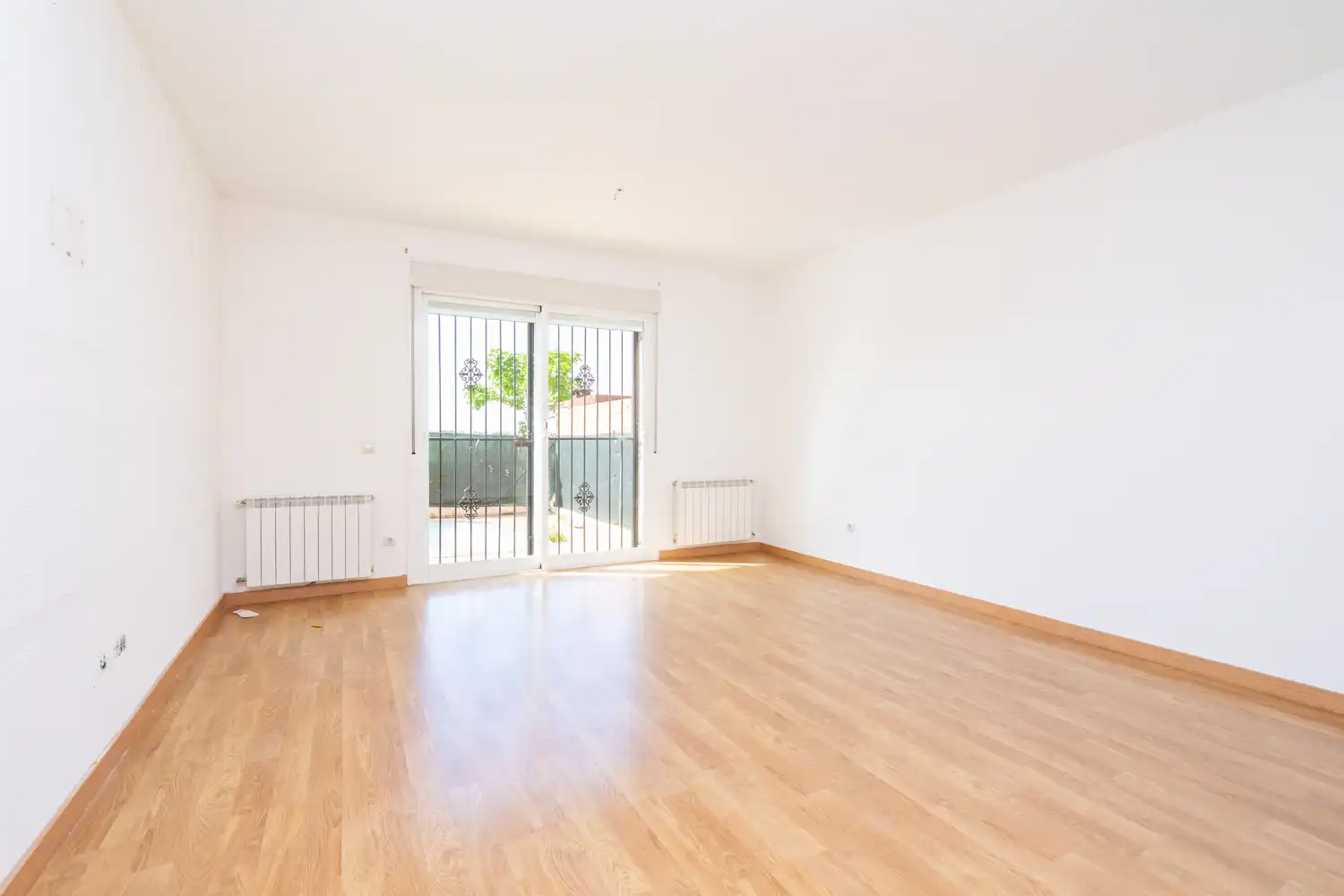 Sala de estar de Casa adosada en venta en Santa Cruz del Retamar con Calefacción y Piscina