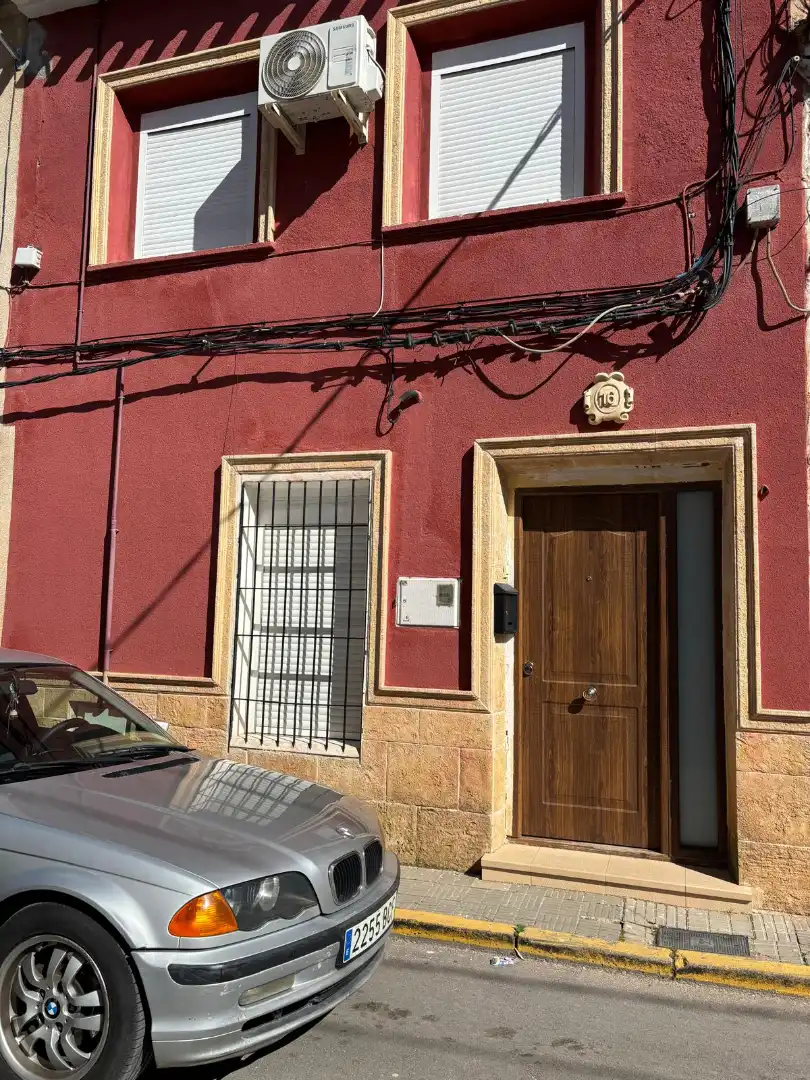Vista exterior de Casa o xalet en venda en Villarrobledo amb Aire condicionat, Calefacció i Parquet