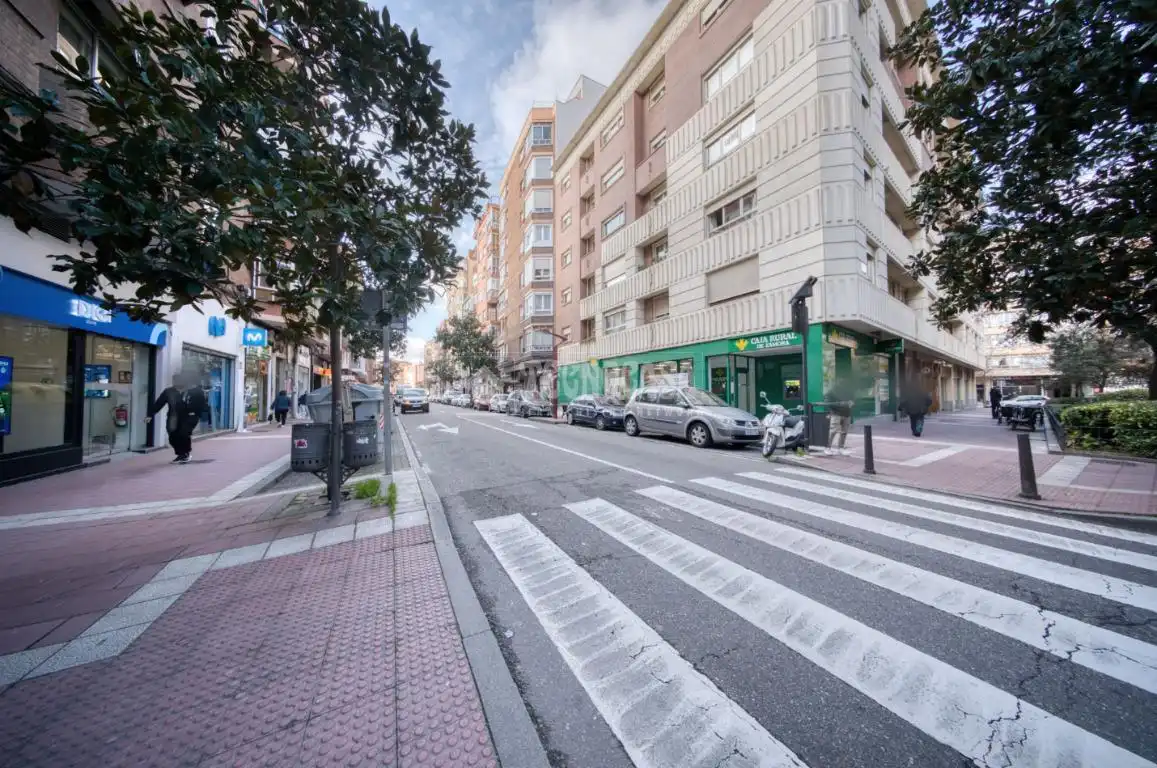 Vista exterior de Piso en venta en Valladolid Capital con Calefacción y Amueblado