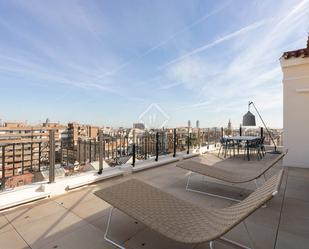 Terrace of Attic to rent in  Barcelona Capital  with Air Conditioner, Heating and Parquet flooring