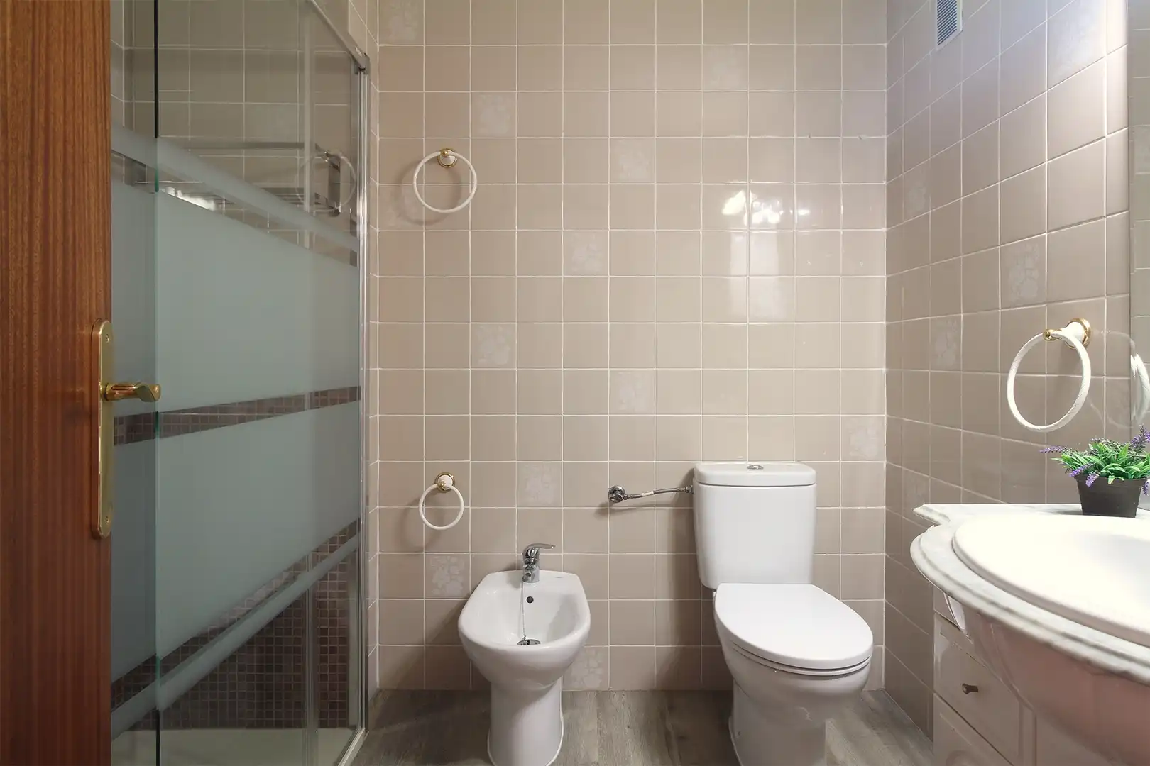 Bathroom of Flat for sale in Albacete  with Air Conditioner, Heating and Furnished